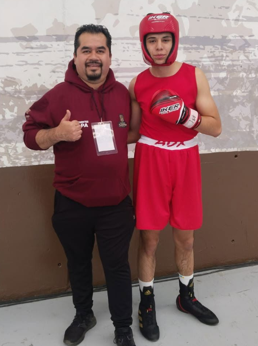 Boxeador entrenando técnica de boxeo